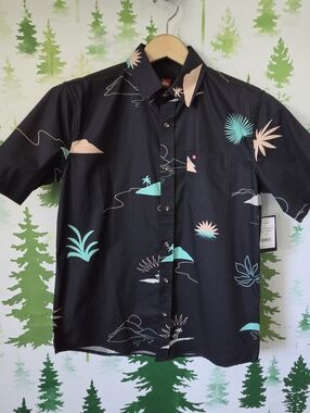 Quiksilver Black Short-Sleeve Button-Down with Mint and Peach Tropical Motif